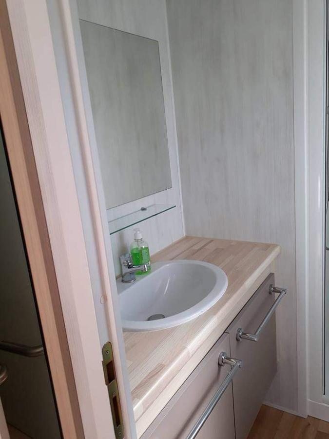 Luxueuze stacaravan in Bredene met eigen terras en tuintje  Buitenkant foto