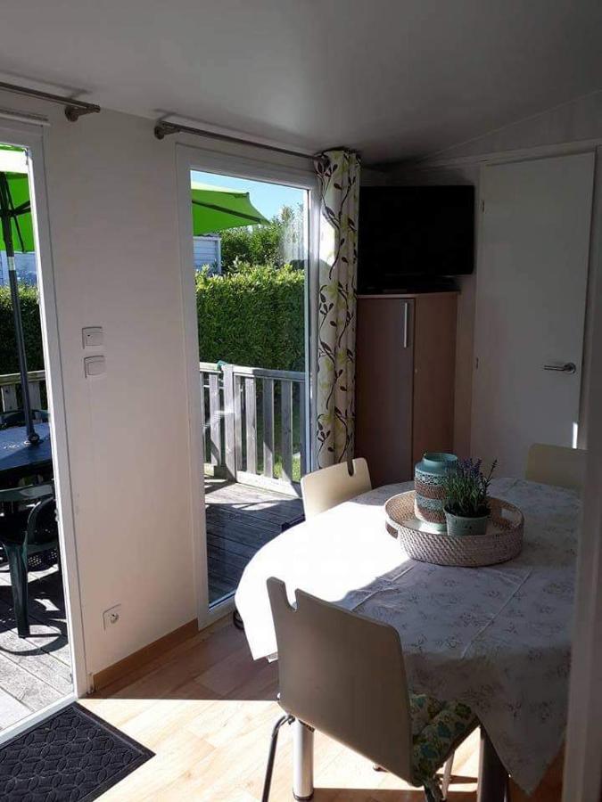 Luxueuze stacaravan in Bredene met eigen terras en tuintje  Buitenkant foto