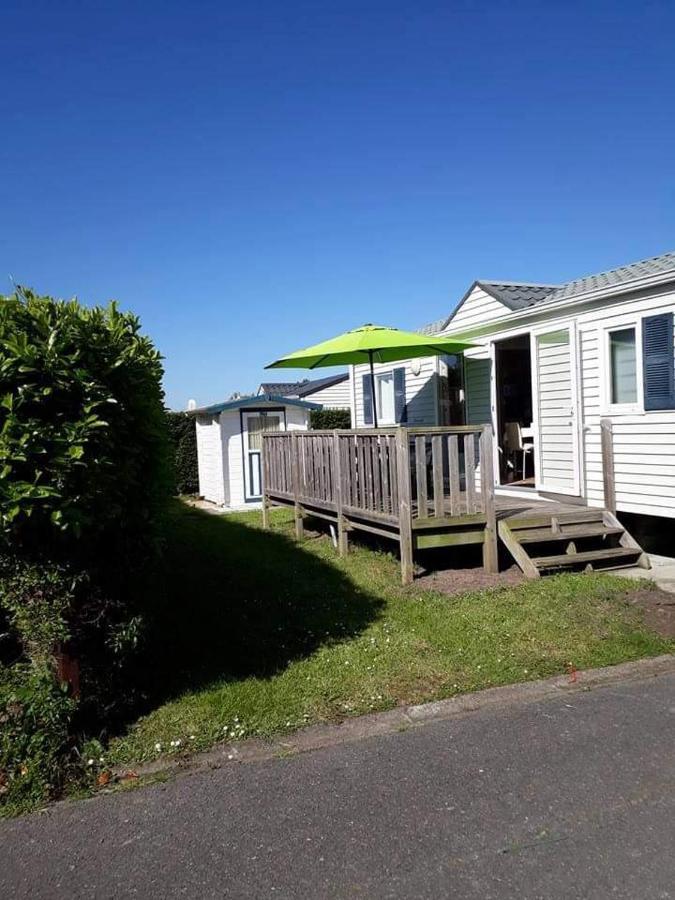 Luxueuze stacaravan in Bredene met eigen terras en tuintje  Buitenkant foto