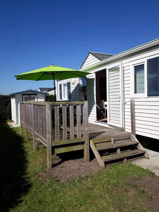 Luxueuze stacaravan in Bredene met eigen terras en tuintje  Buitenkant foto